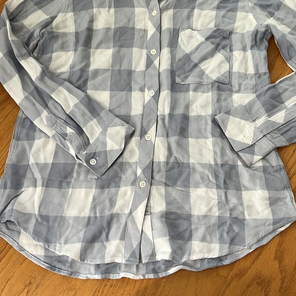 Rails Hunter white Plaid Button-Up Shirt size small  light blue/white - Picture 4 of 9